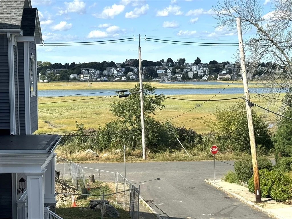 3 bed, 2 bath apartment for rent at 44 Fairview St Unit 2, Winthrop — photo 3 of 18