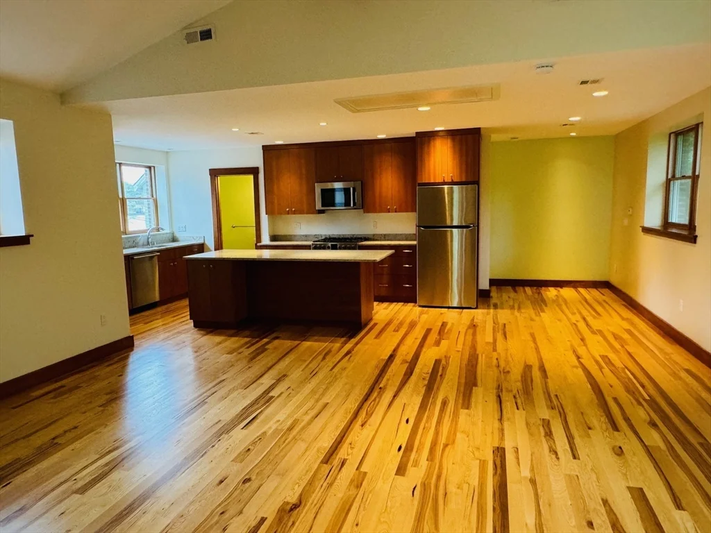 2 bed, 1 bath apartment for rent at 44 Farwell St Unit 44, Newton — photo 5 of 13