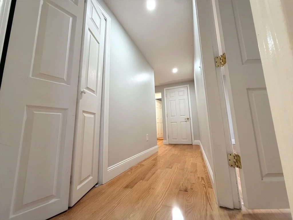 4 bed, 3 bath apartment for rent at 44 Franklin St Unit 1, Medford — photo 7 of 9