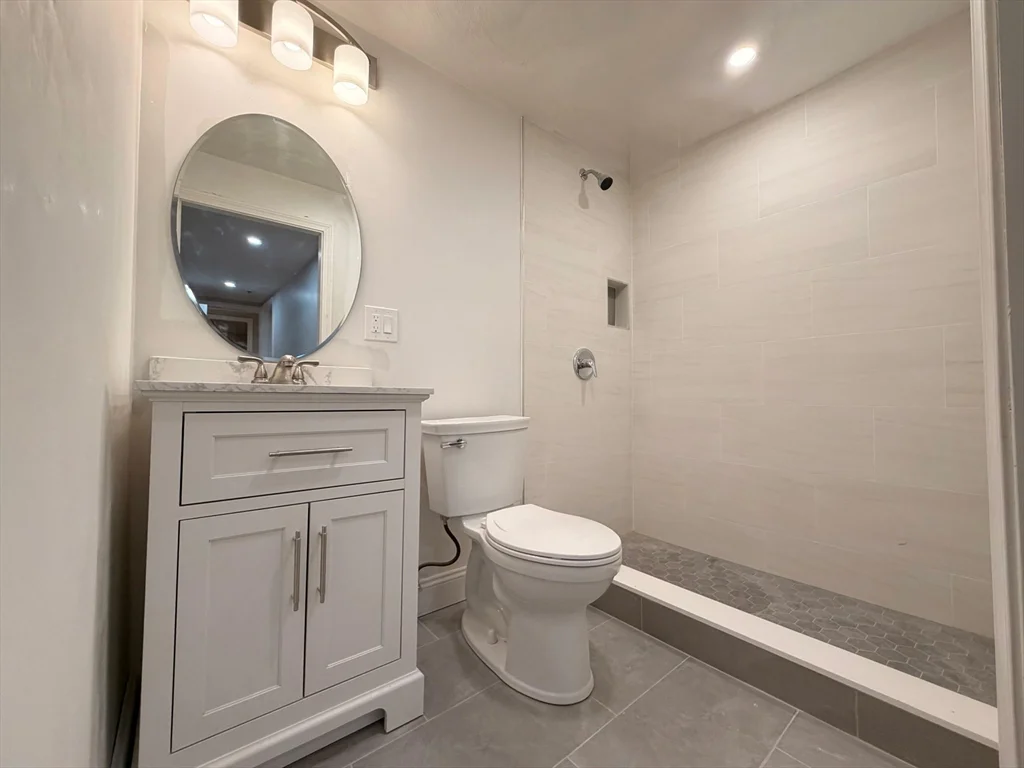 4 bed, 3 bath apartment for rent at 44 Franklin St Unit 1, Medford — photo 9 of 9