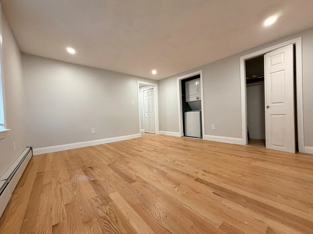 4 bed, 3 bath apartment for rent at 44 Franklin St Unit 1, Medford — photo 2 of 9