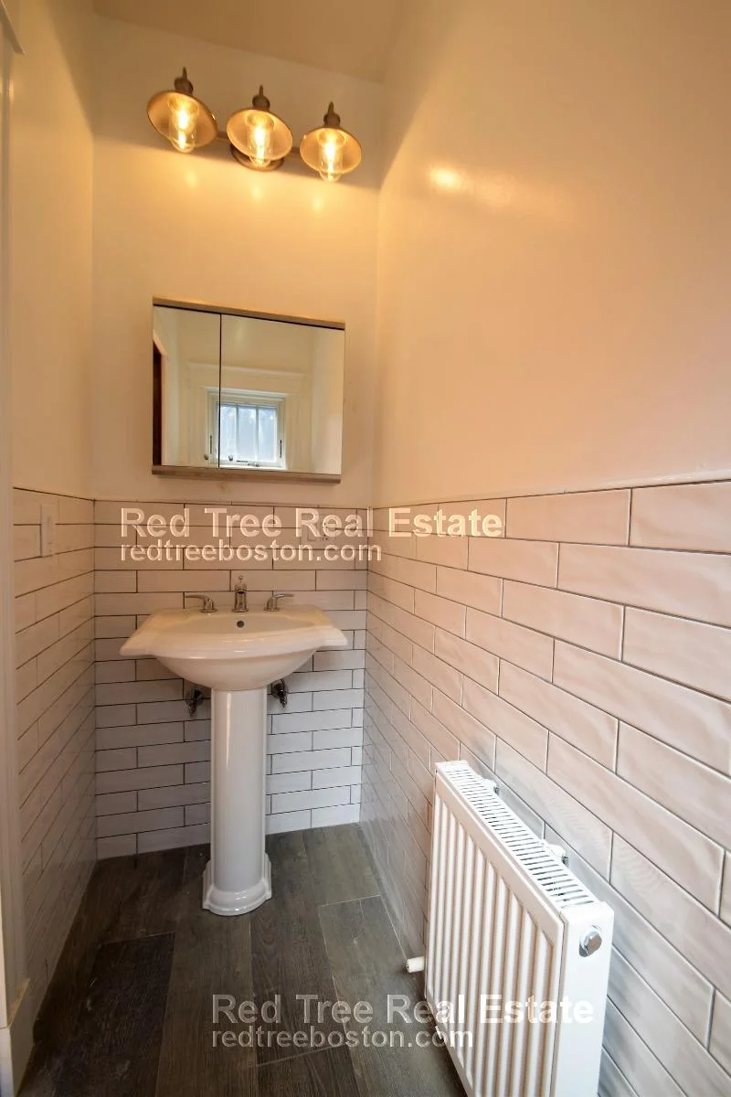 5 bed, 3.5 bath apartment for rent at 44 Gerrish St, Brighton — photo 8 of 31