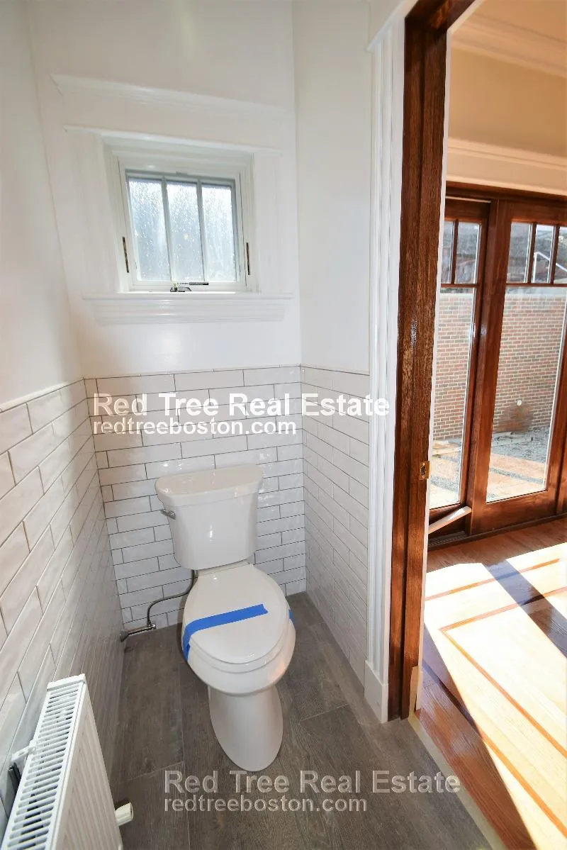 5 bed, 3.5 bath apartment for rent at 44 Gerrish St Unit 1, Brighton — photo 7 of 28