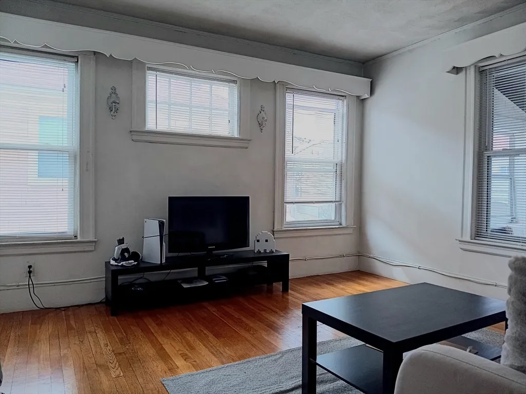2 bed, 1 bath apartment for rent at 44 Glencoe Unit 2, Brighton — photo 3 of 11