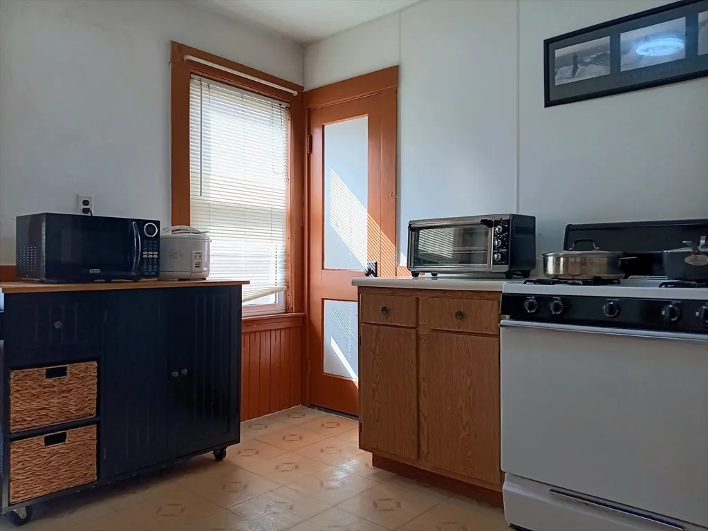 2 bed, 1 bath apartment for rent at 44 Glencoe Unit 2, Brighton — photo 7 of 11