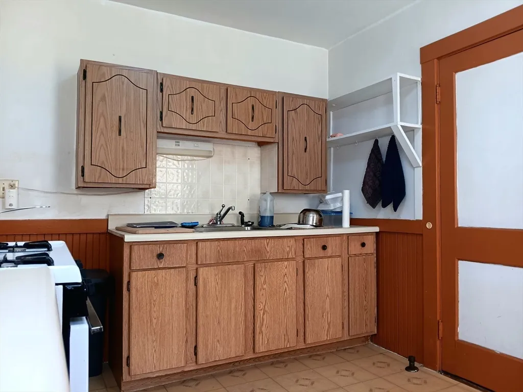 2 bed, 1 bath apartment for rent at 44 Glencoe Unit 2, Brighton — photo 8 of 11