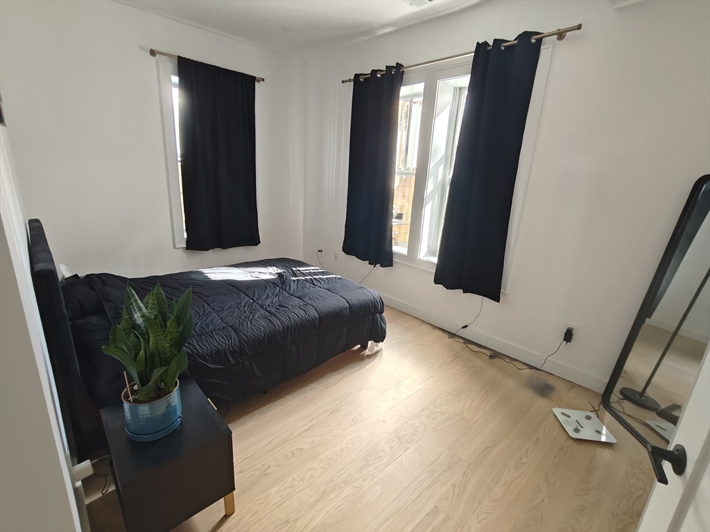 3 bed, 2 bath apartment for rent at 44 Glendale Unit 1, Dorchester — photo 9 of 16