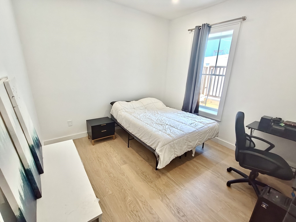 3 bed, 2 bath apartment for rent at 44 Glendale Unit 1, Dorchester — photo 10 of 16