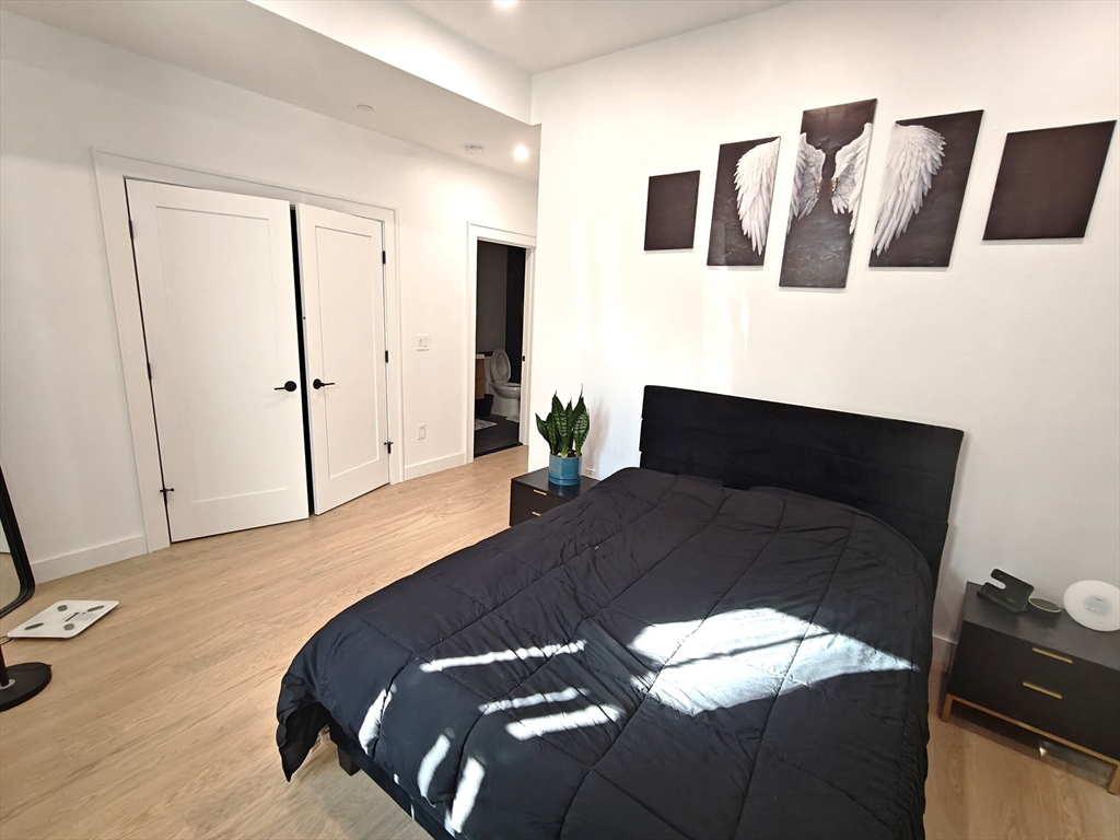3 bed, 2 bath apartment for rent at 44 Glendale Unit 1, Dorchester — photo 8 of 16