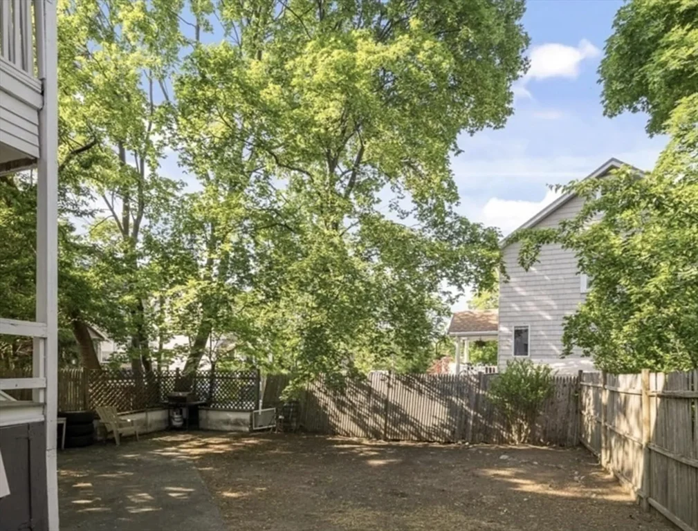 3 bed, 1 bath apartment for rent at 44 Green Leaf Unit 2, Tufts University — photo 16 of 16