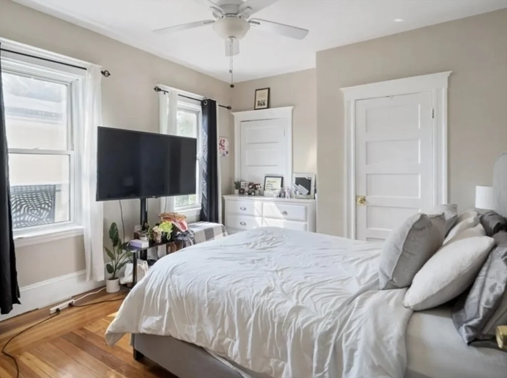 3 bed, 1 bath apartment for rent at 44 Green Leaf Unit 2, Tufts University — photo 3 of 16