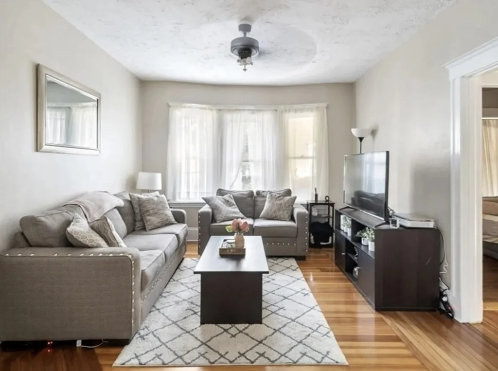 3 bed, 1 bath apartment for rent at 44 Green Leaf Unit 2, Tufts University — photo 1 of 16