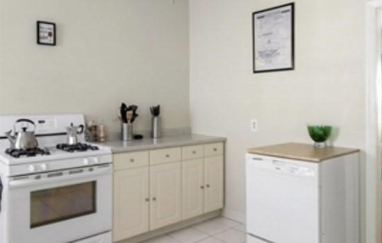 2 bed, 1 bath apartment for rent at 44 Greenleaf Ave Unit 1, Medford — photo 10 of 17