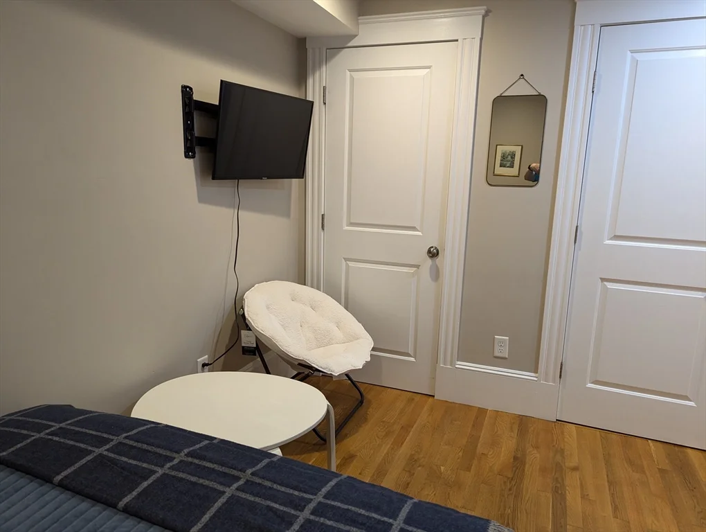 2 bed, 2 bath apartment for rent at 44 Grove St Unit 1, Beacon Hill — photo 8 of 17