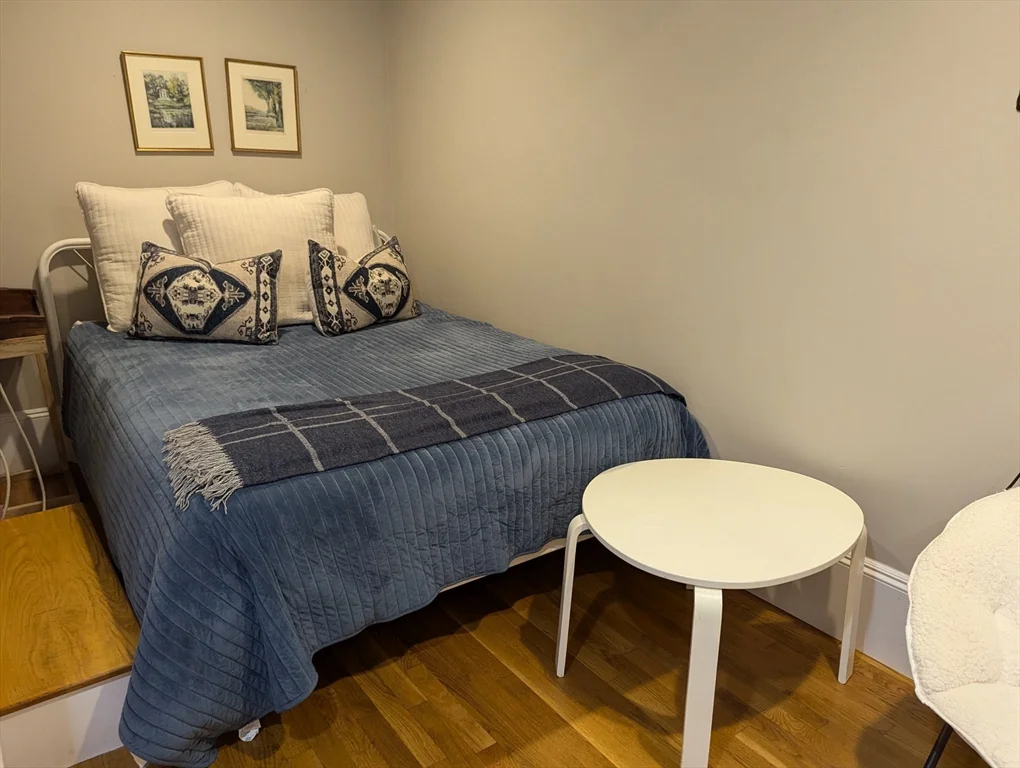 2 bed, 2 bath apartment for rent at 44 Grove St Unit 1, Beacon Hill — photo 7 of 17