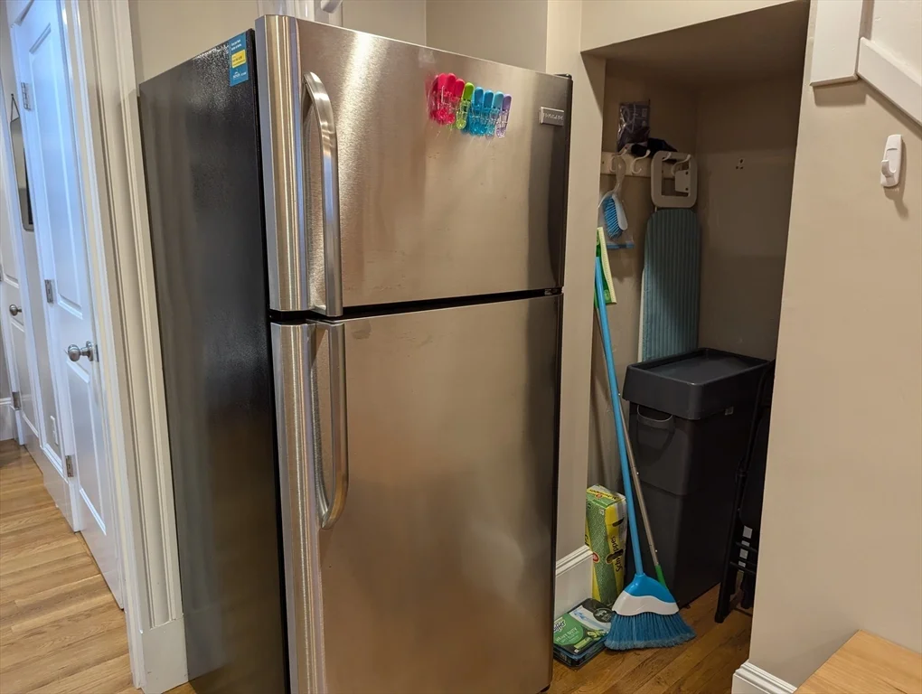2 bed, 2 bath apartment for rent at 44 Grove St Unit 1, Beacon Hill — photo 4 of 17