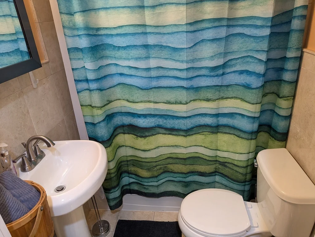 2 bed, 2 bath apartment for rent at 44 Grove St Unit 1, Beacon Hill — photo 9 of 17