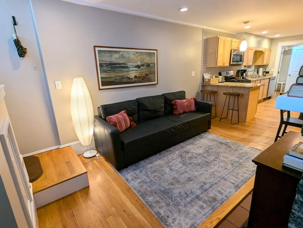 2 bed, 2 bath apartment for rent at 44 Grove St Unit 1, Beacon Hill — photo 6 of 17