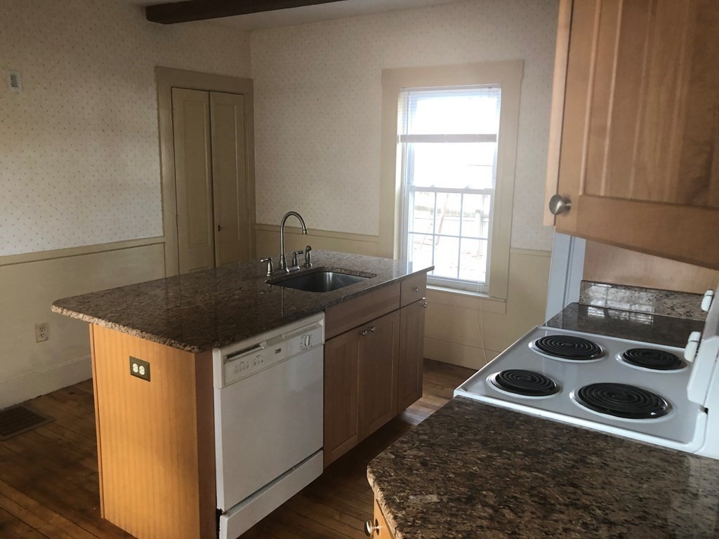 1 bed, 1 bath apartment for rent at 44 Hayden Rowe Unit 1, Hopkinton — photo 5 of 23