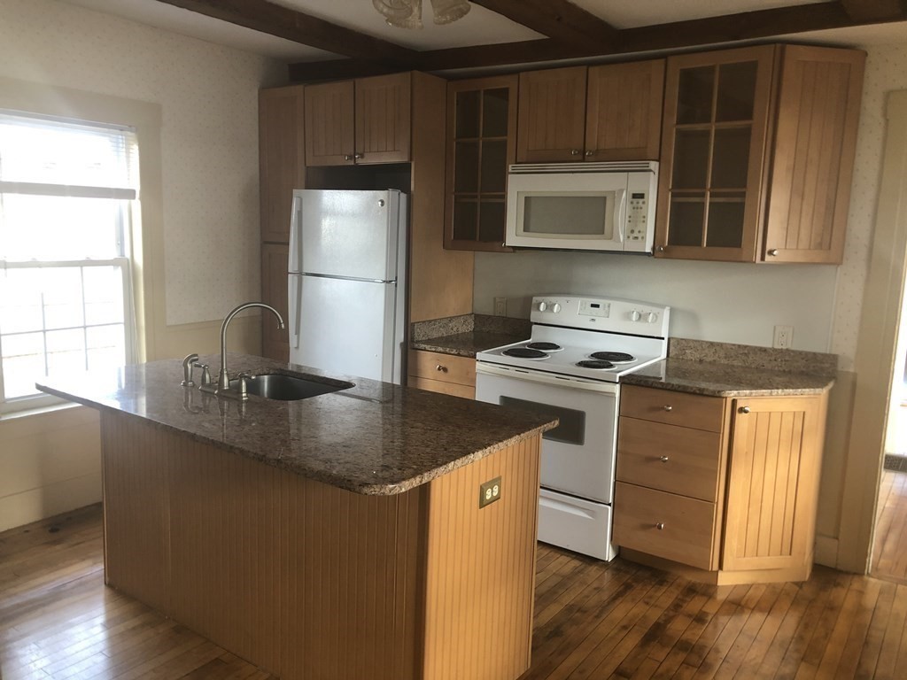 1 bed, 1 bath apartment for rent at 44 Hayden Rowe Unit 1, Hopkinton — photo 4 of 23