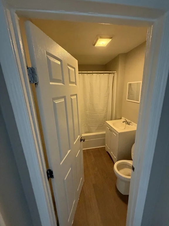 5 bed, 1 bath apartment for rent at 44 High Rock St Unit 1, Lynn — photo 5 of 9