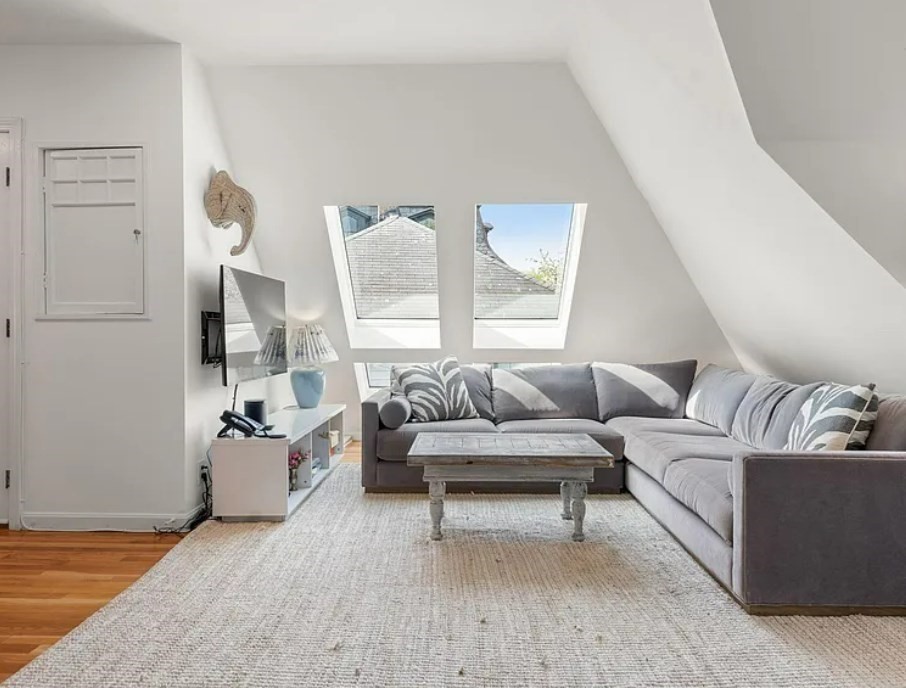 5 bed, 2 bath apartment for rent at 44 High St, Brookline Village — photo 17 of 28
