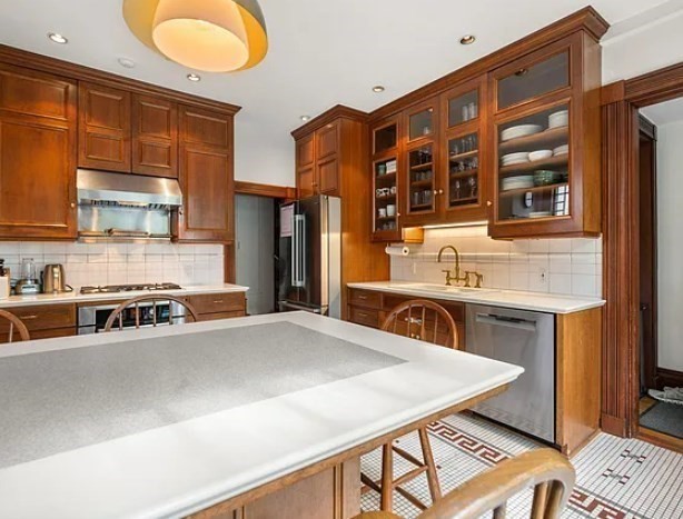 5 bed, 2 bath apartment for rent at 44 High St, Brookline Village — photo 7 of 28