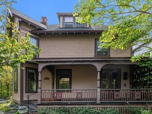 5 bed, 2 bath apartment for rent at 44 High St, Brookline Village — photo 21 of 28