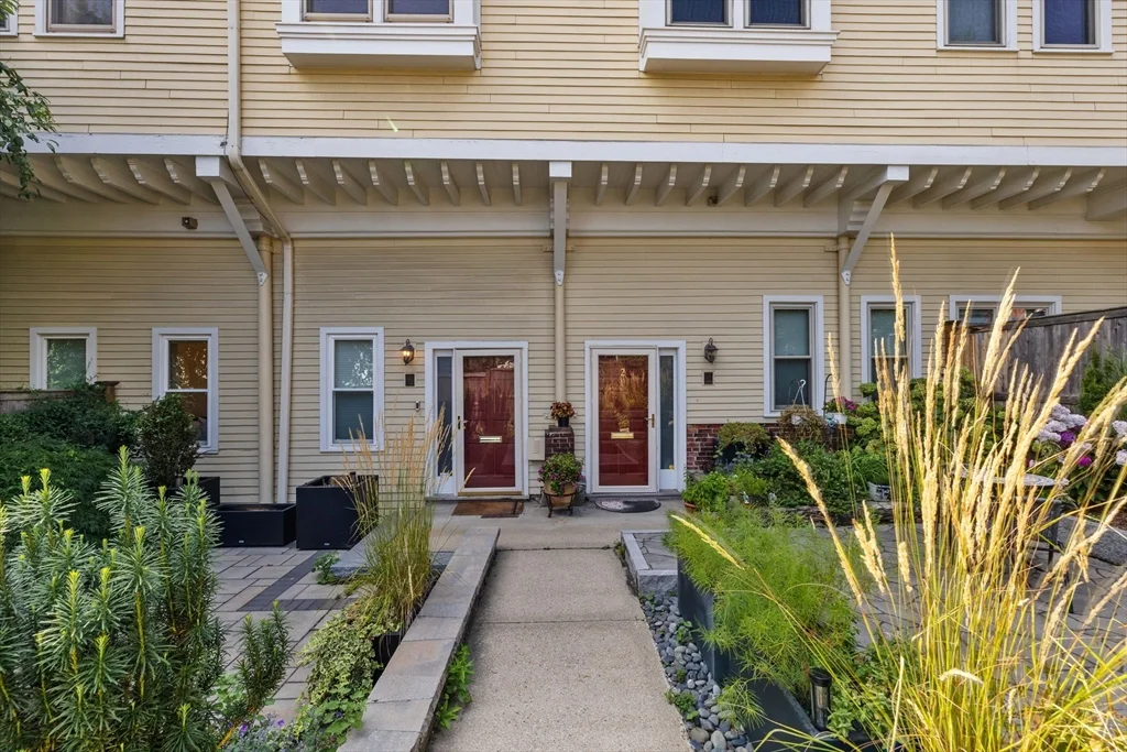 2 bed, 1 bath apartment for rent at 44 High St Unit 7, Charlestown — photo 33 of 36