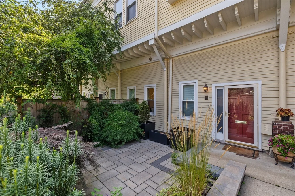 2 bed, 1 bath apartment for rent at 44 High St Unit 7, Charlestown — photo 34 of 36