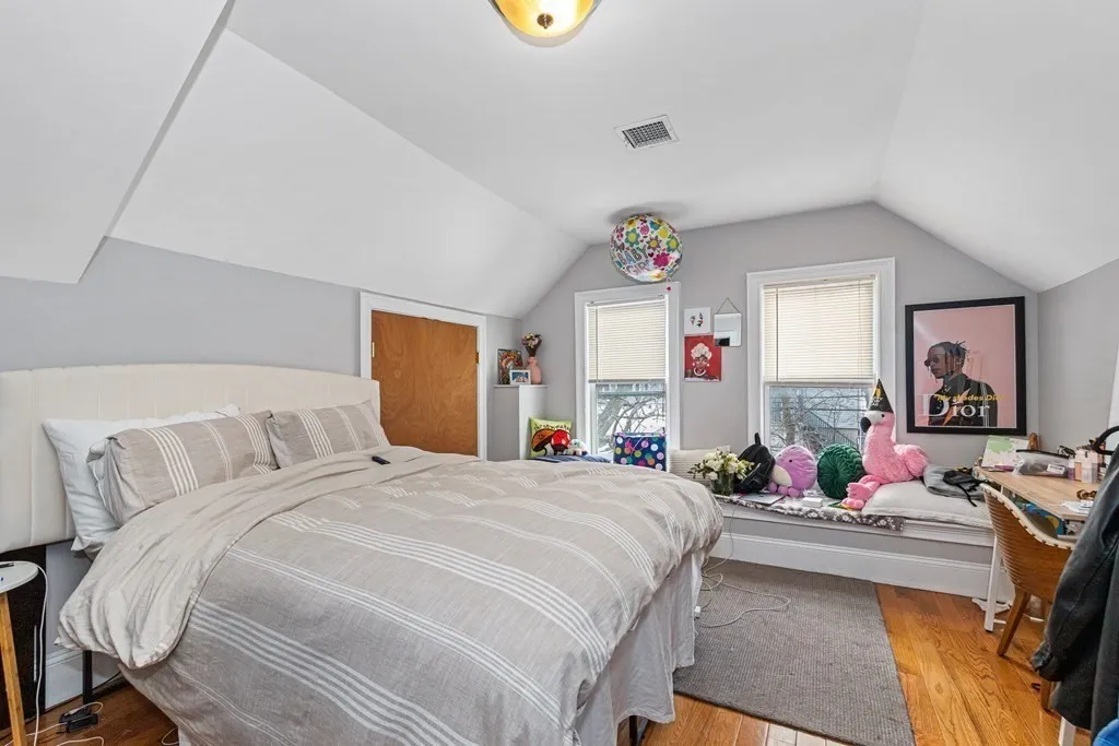 4 bed, 2 bath apartment for rent at 44 Hillside St Unit 1, Mission Hill
