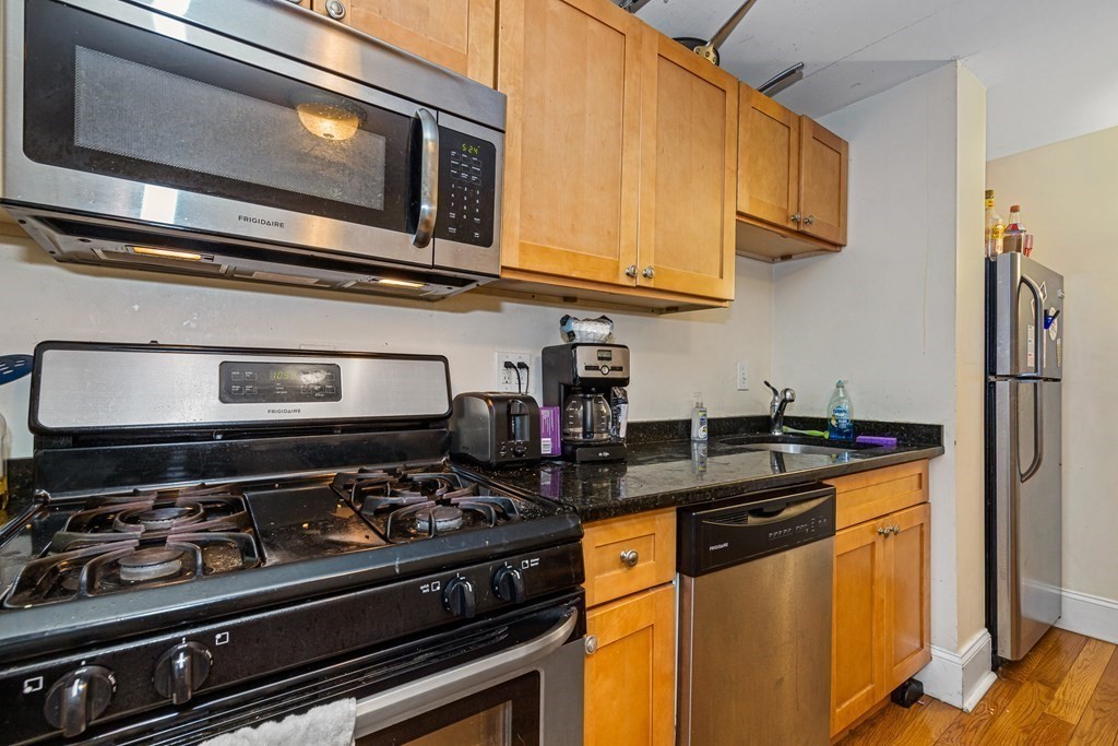 5 bed, 2 bath apartment for rent at 44 Hillside St Unit 2, Mission Hill — photo 14 of 30
