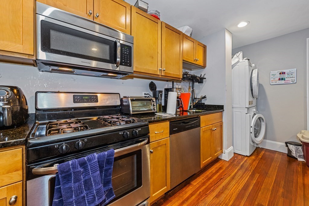 5 bed, 2 bath apartment for rent at 44 Hillside St Unit 2, Mission Hill — photo 22 of 30
