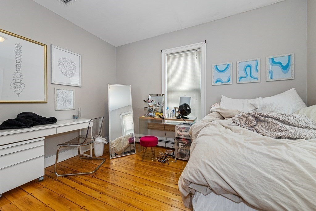 5 bed, 2 bath apartment for rent at 44 Hillside St Unit 2, Mission Hill — photo 4 of 30