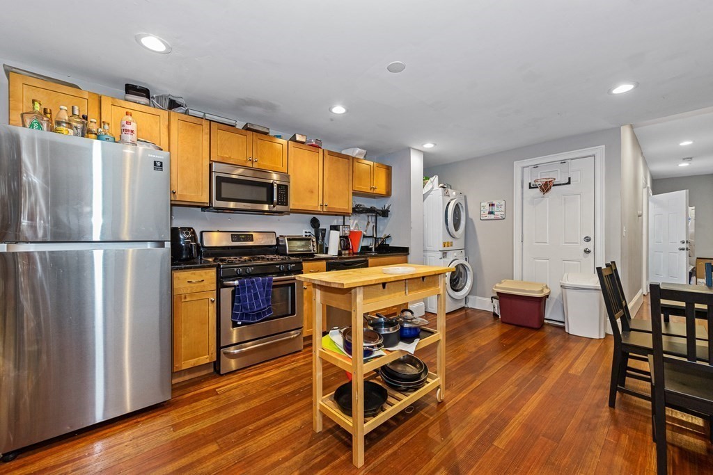 5 bed, 2 bath apartment for rent at 44 Hillside St Unit 2, Mission Hill — photo 18 of 30