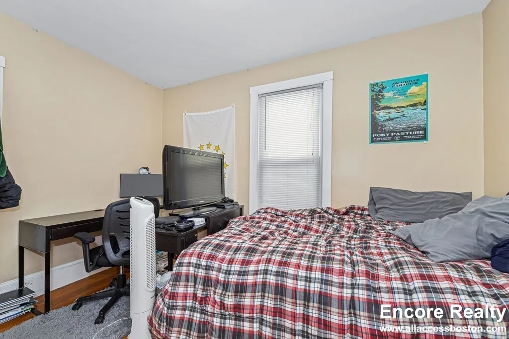 5 bed, 2 bath apartment for rent at 44 Hillside St Unit 3, Mission Hill — photo 18 of 60