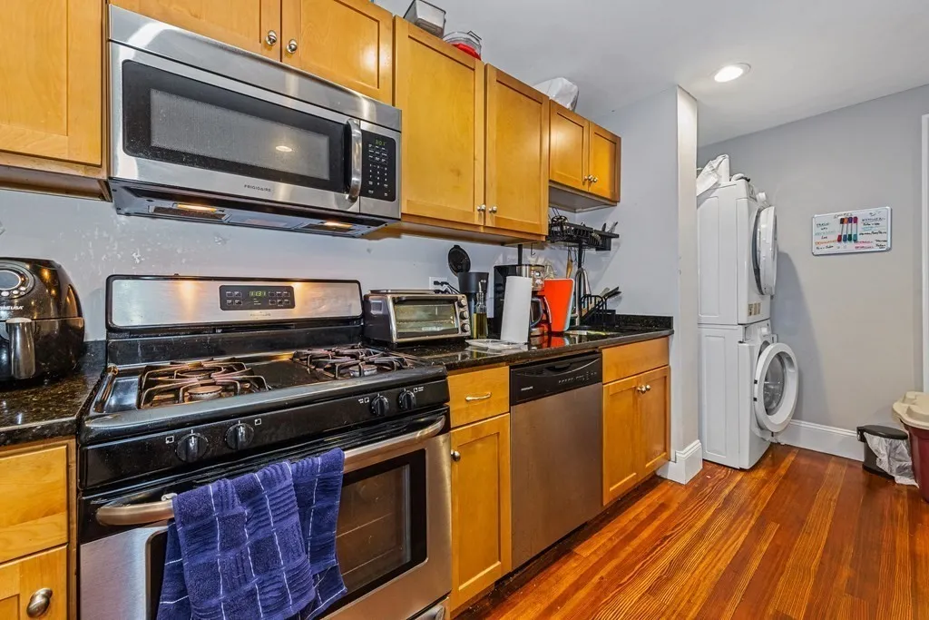5 bed, 2 bath apartment for rent at 44 Hillside St Unit 3, Mission Hill — photo 52 of 60