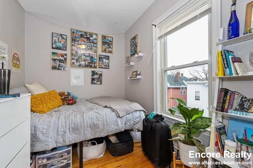 5 bed, 2 bath apartment for rent at 44 Hillside St Unit 3, Mission Hill — photo 12 of 60
