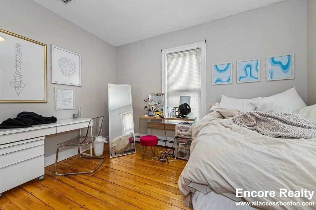 5 bed, 2 bath apartment for rent at 44 Hillside St Unit 3, Mission Hill — photo 10 of 60
