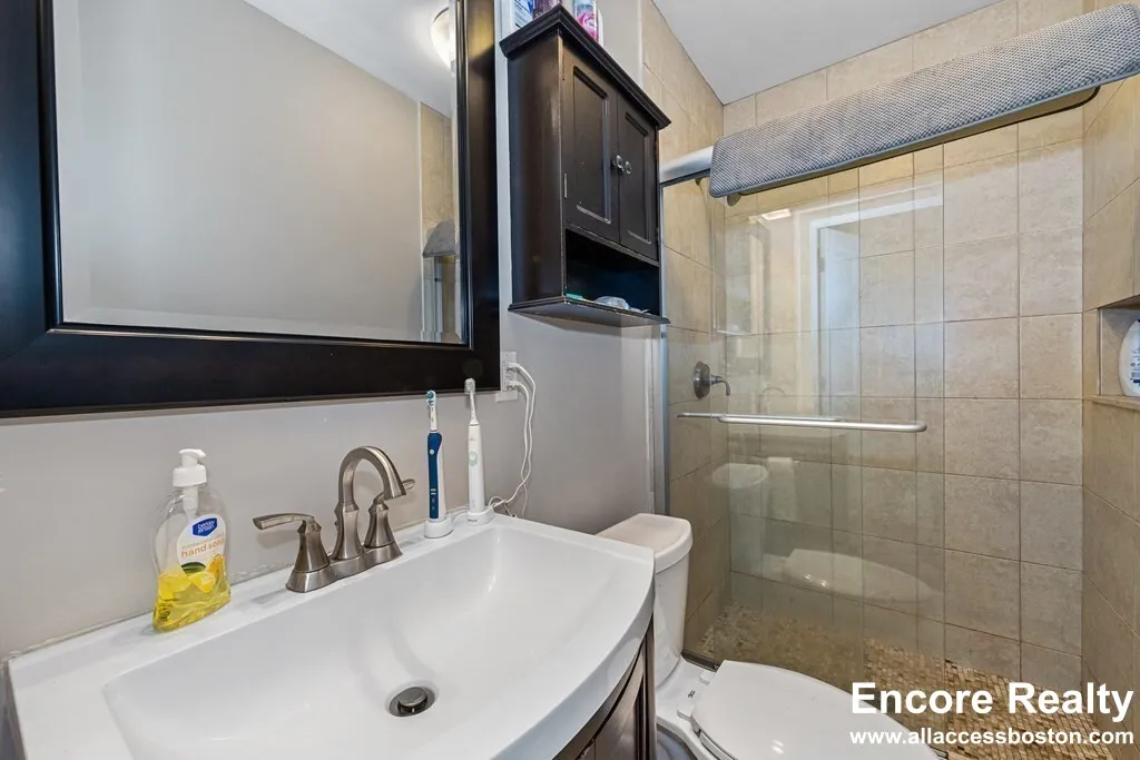 5 bed, 2 bath apartment for rent at 44 Hillside St Unit 3, Mission Hill — photo 20 of 60