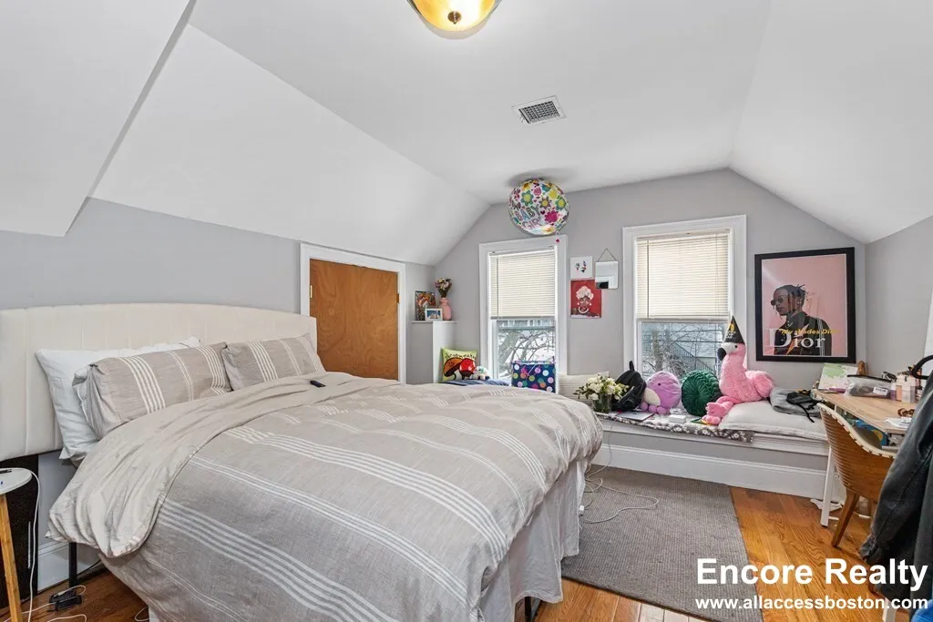 5 bed, 2 bath apartment for rent at 44 Hillside St Unit 3, Mission Hill — photo 7 of 60