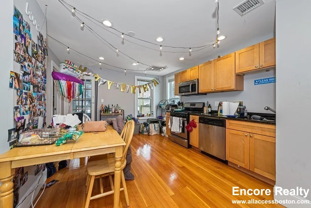 5 bed, 2 bath apartment for rent at 44 Hillside St Unit 3, Mission Hill — photo 27 of 60