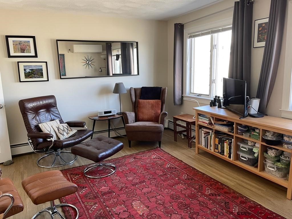 1 bed, 1 bath apartment for rent at 44 Humphrey St Unit 3, Swampscott — photo 4 of 7
