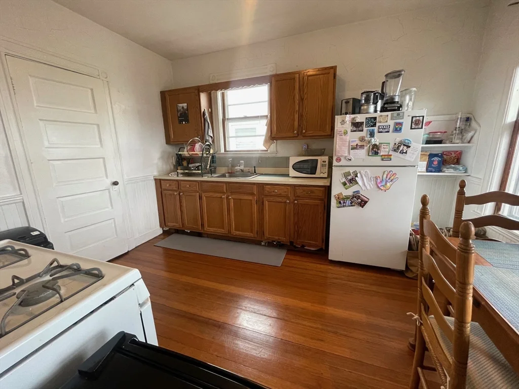 2 bed, 1 bath apartment for rent at 44 I St Unit 3, South Boston — photo 5 of 17