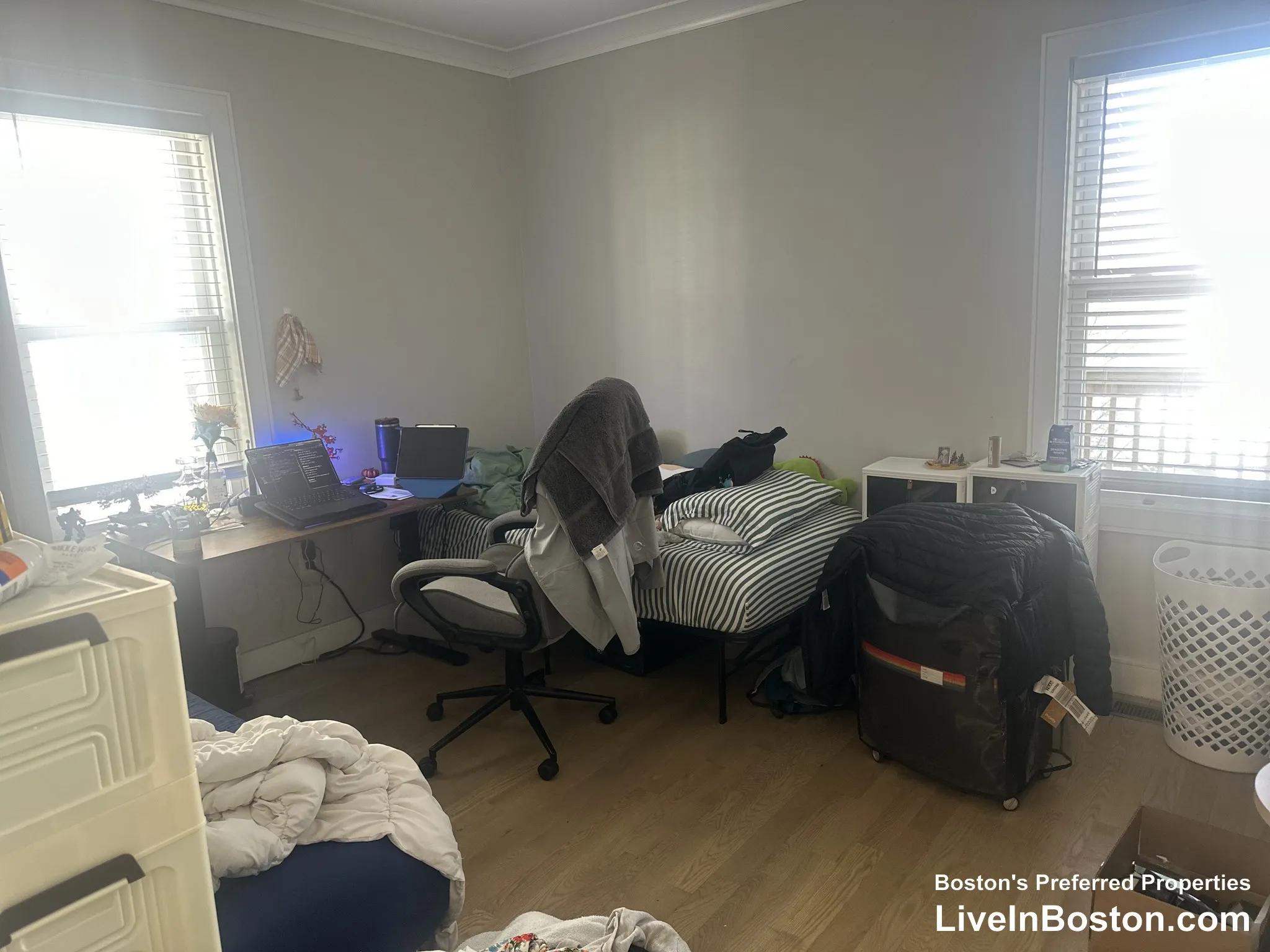 3 bed, 1 bath apartment for rent at 44 Iffley Rd Unit 1, Jamaica Plain — photo 4 of 9