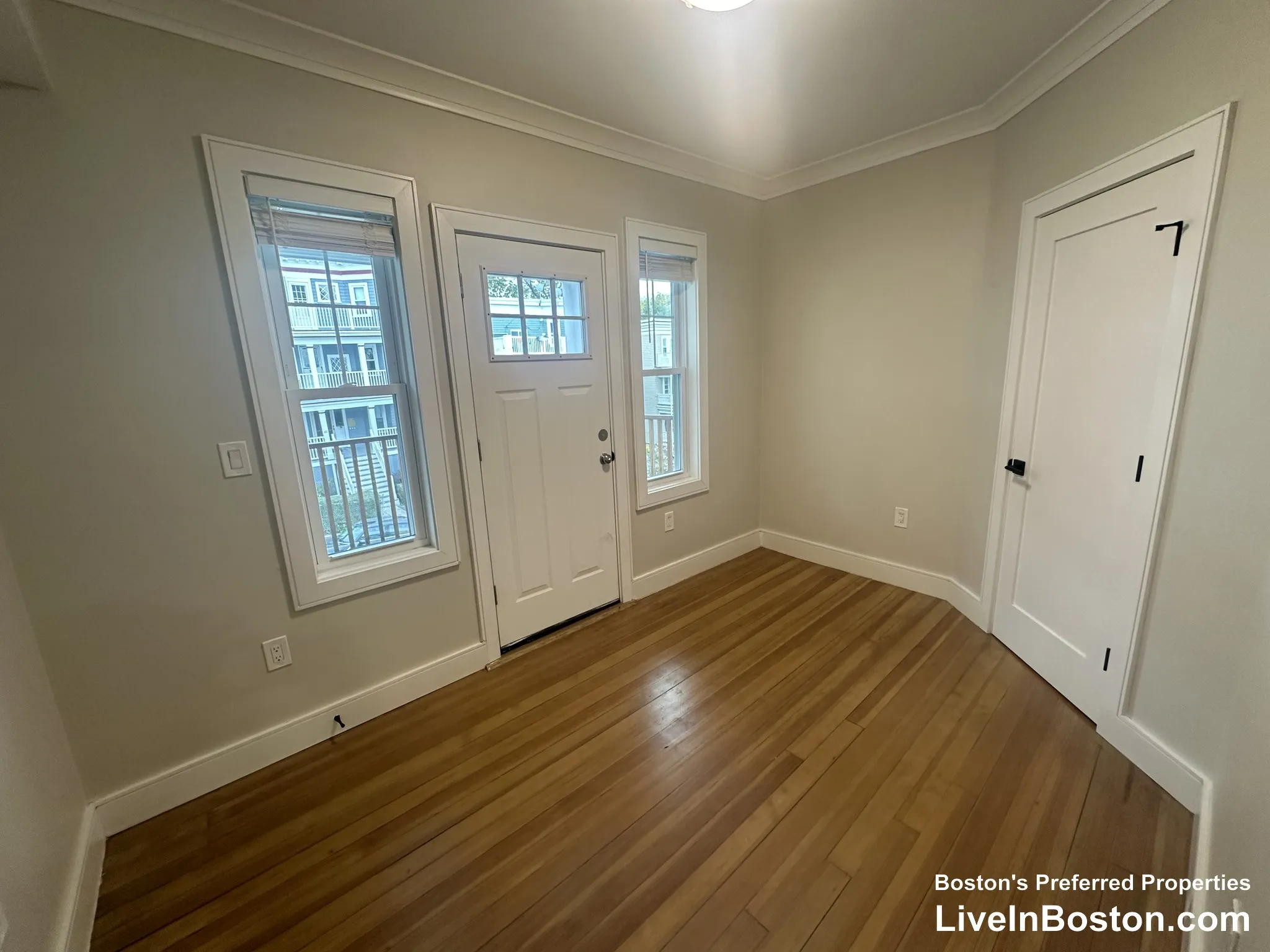 4 bed, 1 bath apartment for rent at 44 Iffley Rd Unit 2, Jamaica Plain — photo 6 of 10