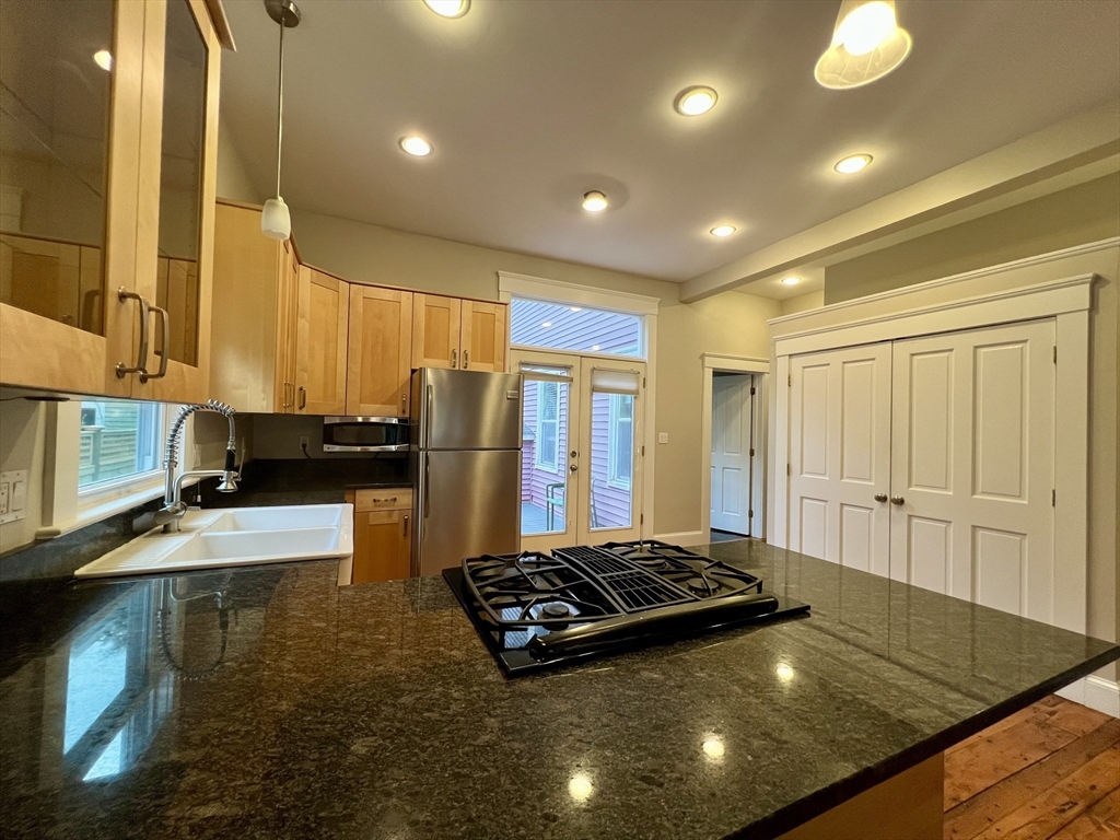 2 bed, 2 bath apartment for rent at 44 Ivaloo Unit 1, Ward Two — photo 3 of 14