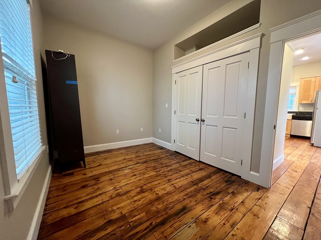 2 bed, 2 bath apartment for rent at 44 Ivaloo Unit 1, Ward Two — photo 8 of 14