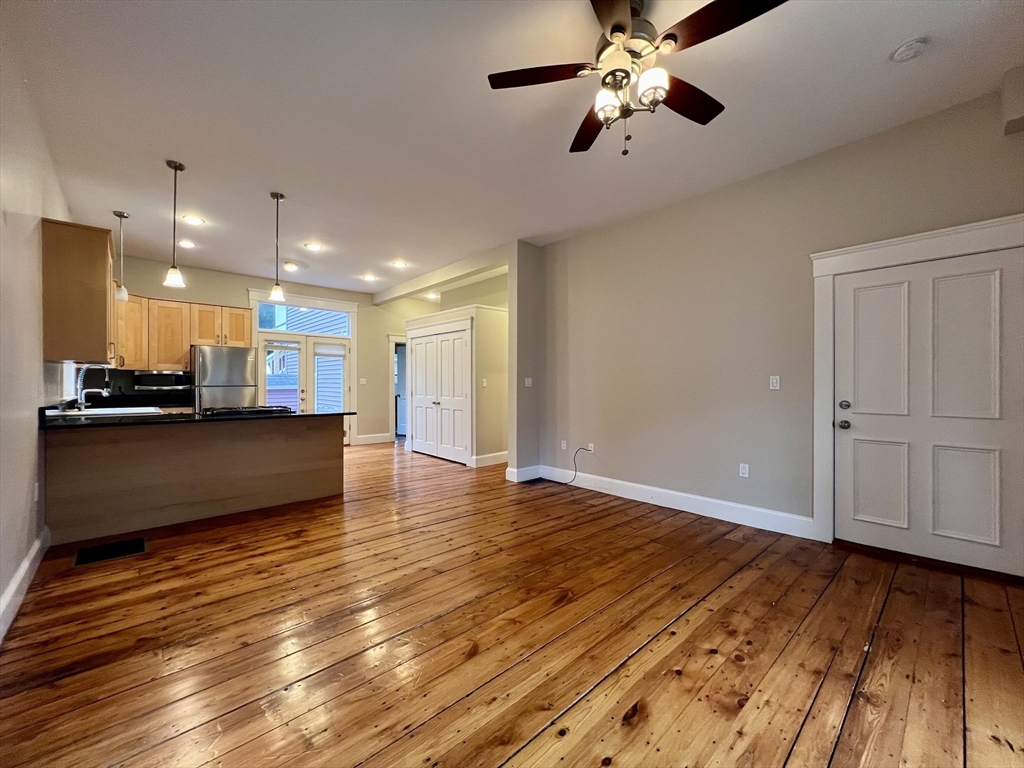 2 bed, 2 bath apartment for rent at 44 Ivaloo Unit 1, Ward Two — photo 2 of 14
