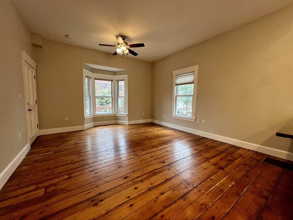 2 bed, 2 bath apartment for rent at 44 Ivaloo Unit 1, Ward Two — photo 6 of 14